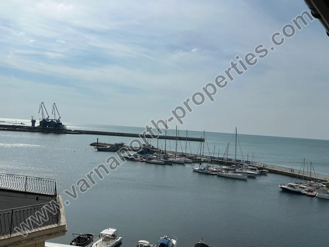 Апартамент с морска панорама в Балчик — Балчик, основна снимка
