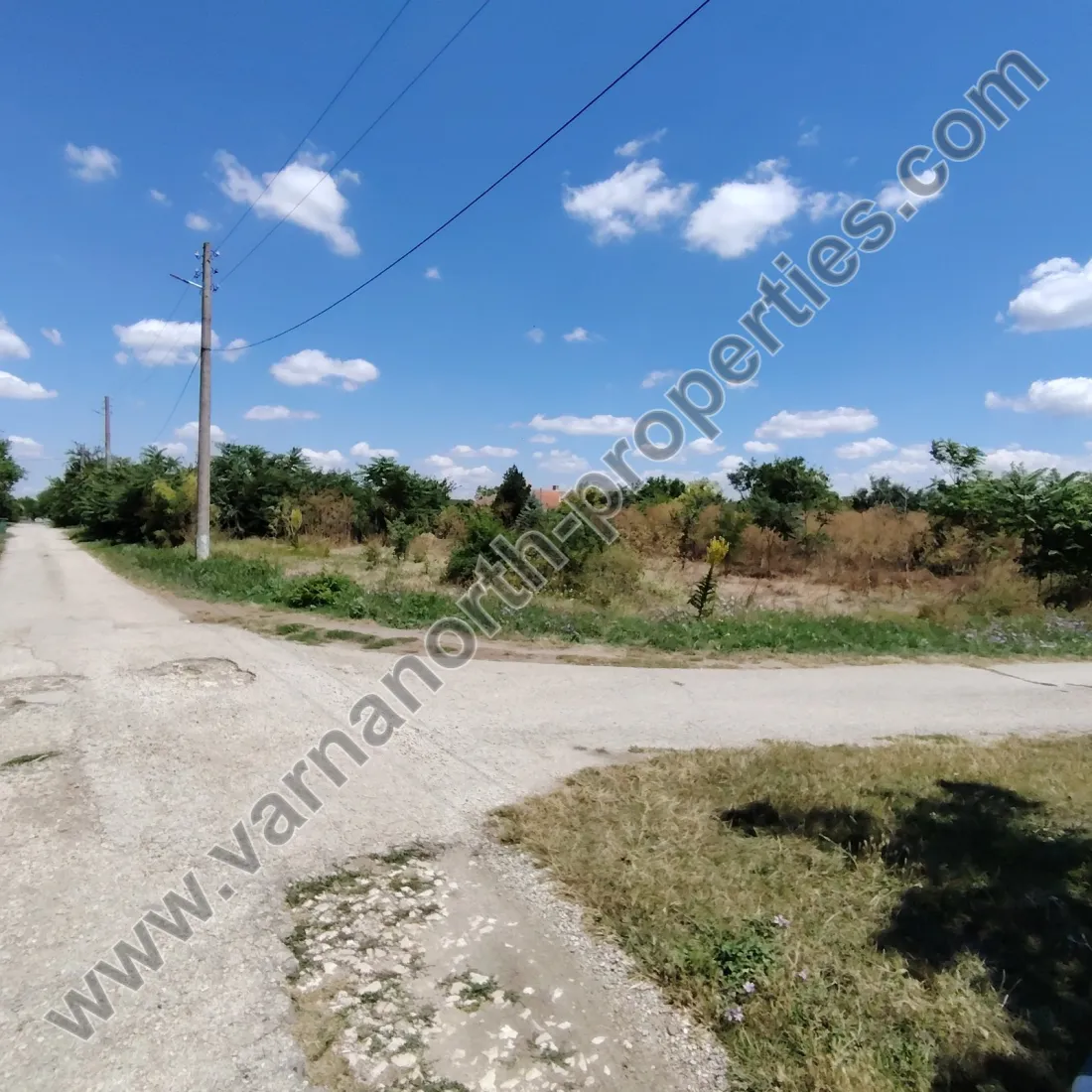 Парцел в централната част на село Топола — Топола, основна снимка