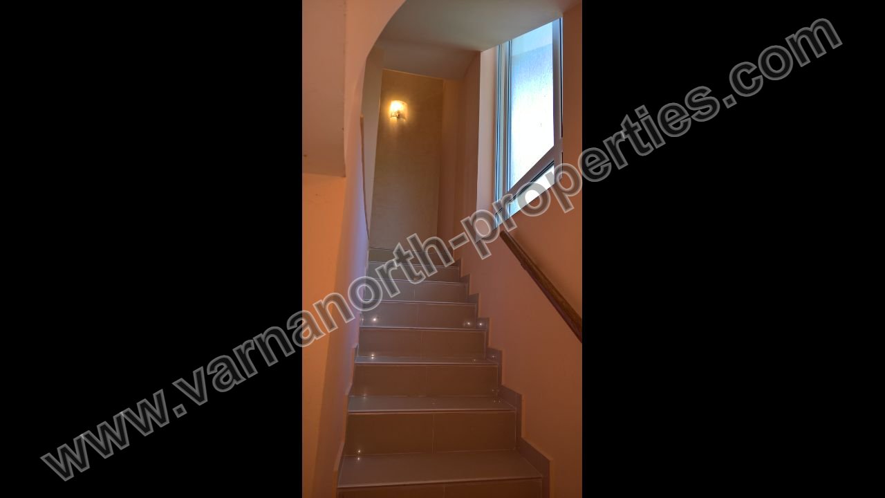Голяма къща с гледка море — снимка 20