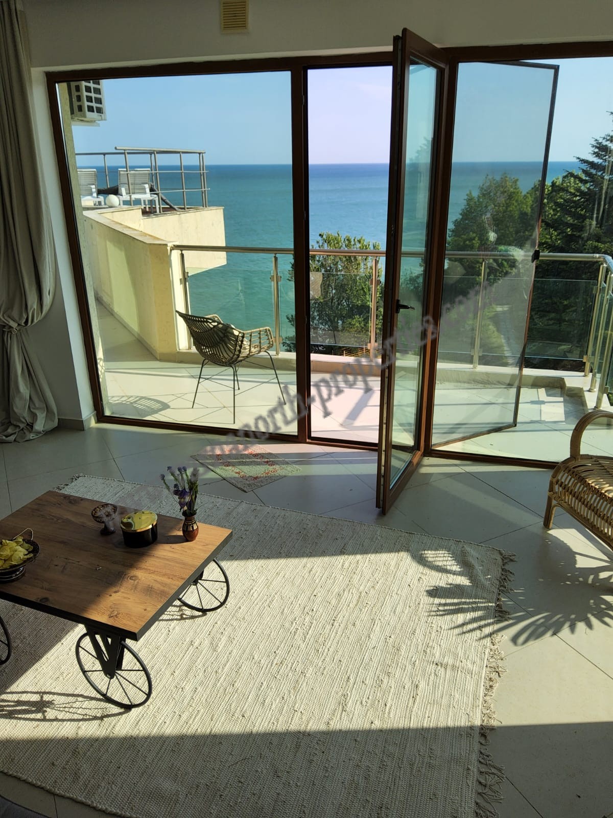 Тристаен апартамент с морска панорама – Бяла Лагуна, комплекс Golf Coast — Апартамент в Балчик